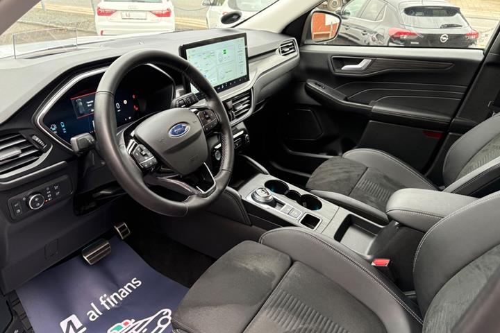 Hvid Ford Kuga fra 2024