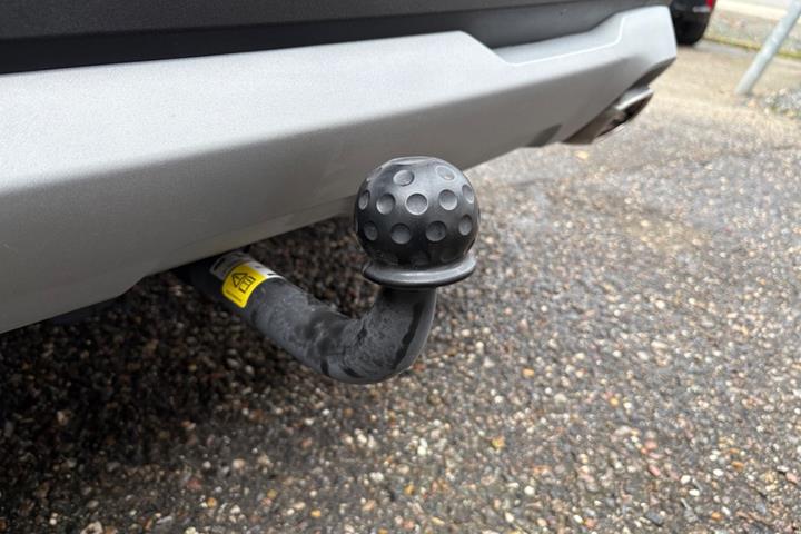 Hvid Ford Kuga fra 2024