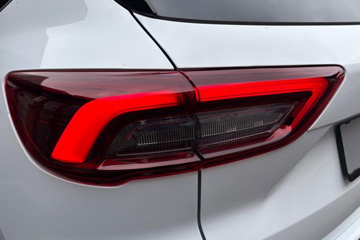 Hvid Ford Kuga fra 2024