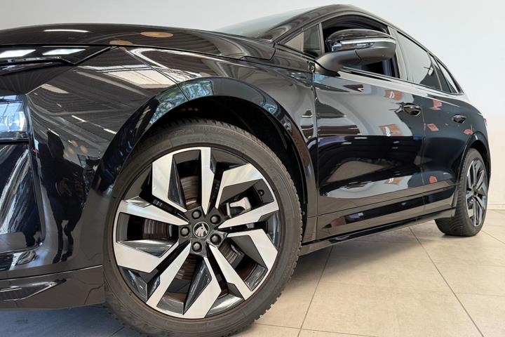 Sort Skoda Enyaq fra 2026
