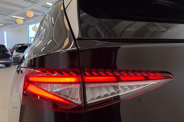 Sort Skoda Enyaq fra 2026