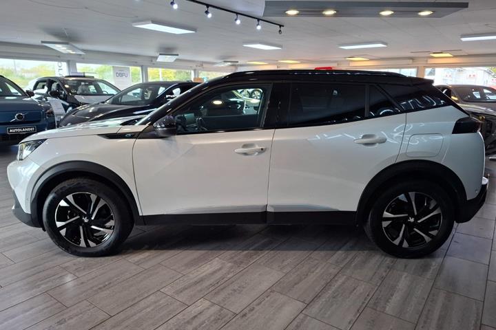 Hvid Peugeot e-2008 fra 2023