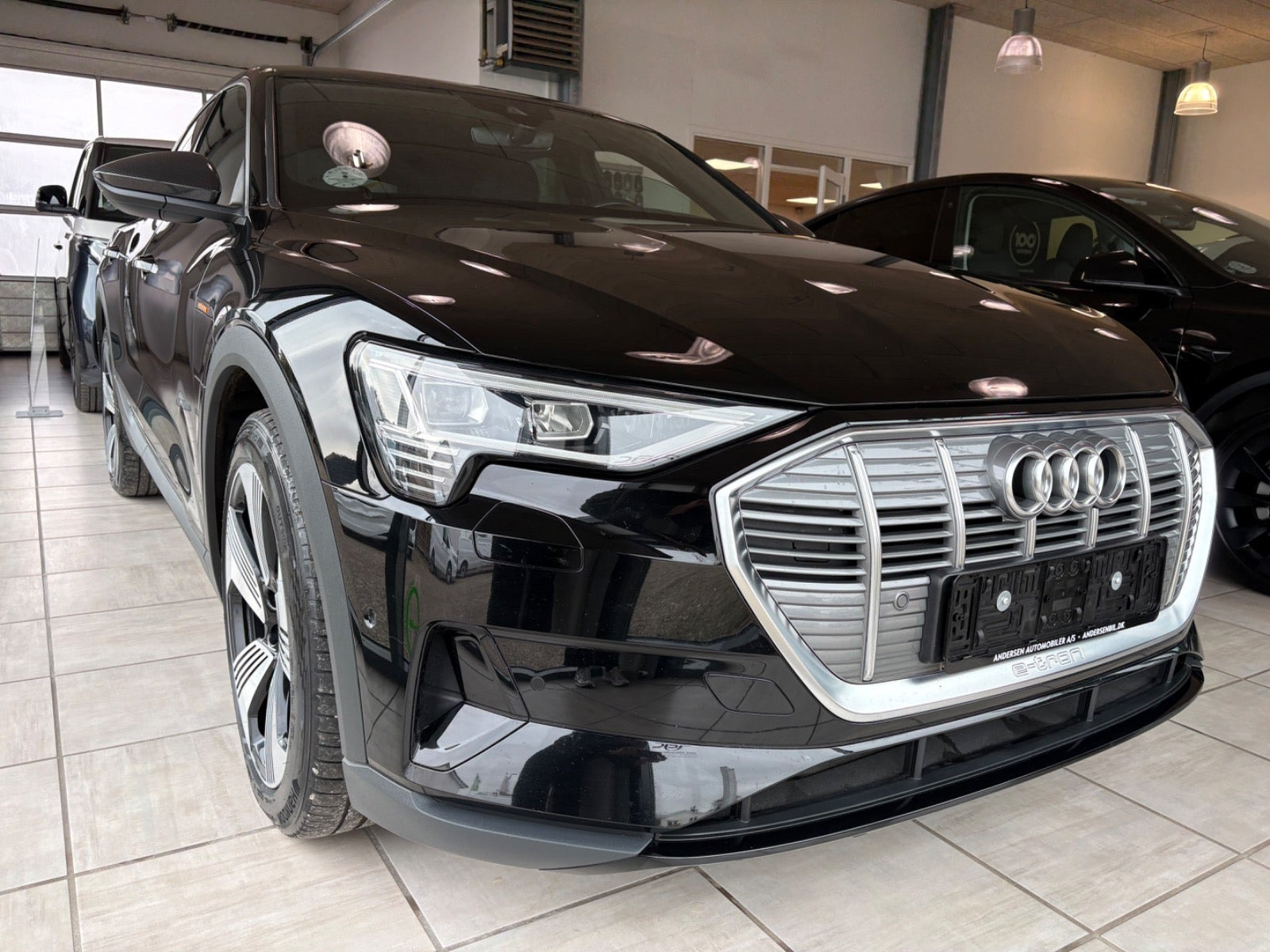 Sort Audi e-tron fra 2021