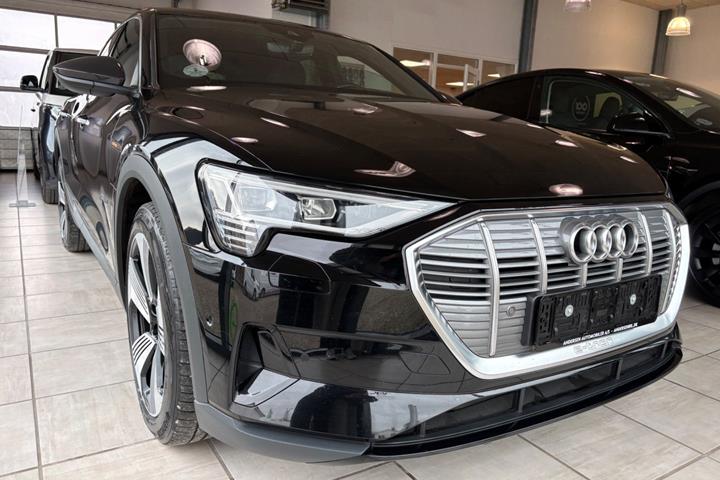 Sort Audi e-tron fra 2021