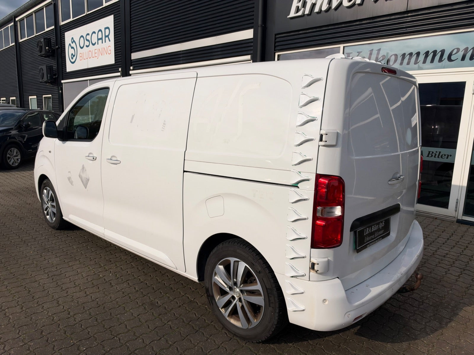 Hvid Peugeot e-Expert fra 2021