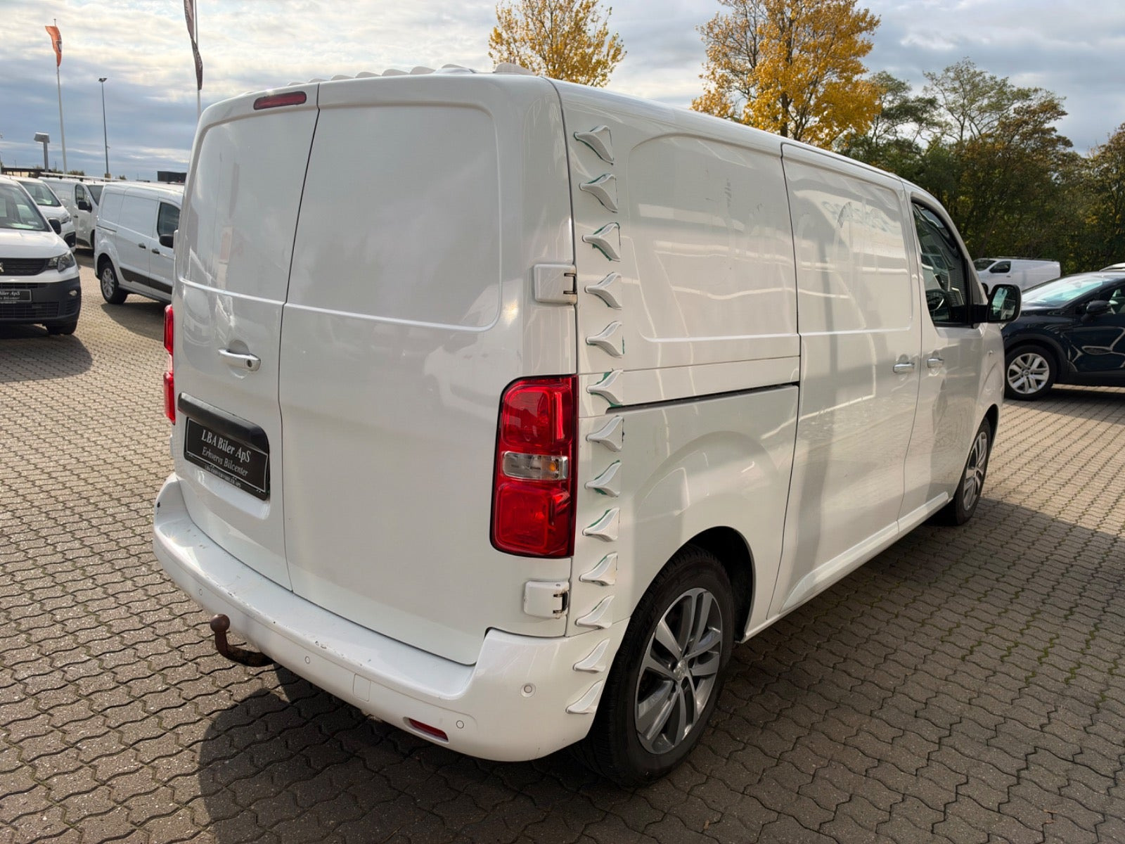 Hvid Peugeot e-Expert fra 2021