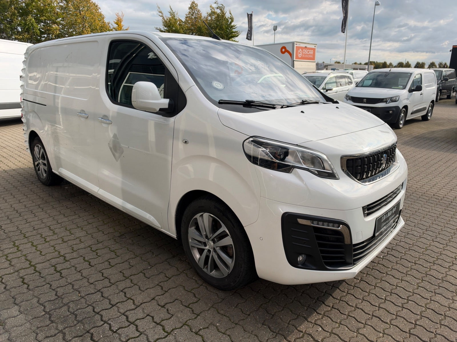 Hvid Peugeot e-Expert fra 2021