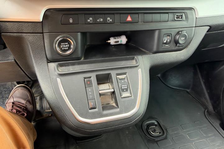 Hvid Peugeot e-Expert fra 2021