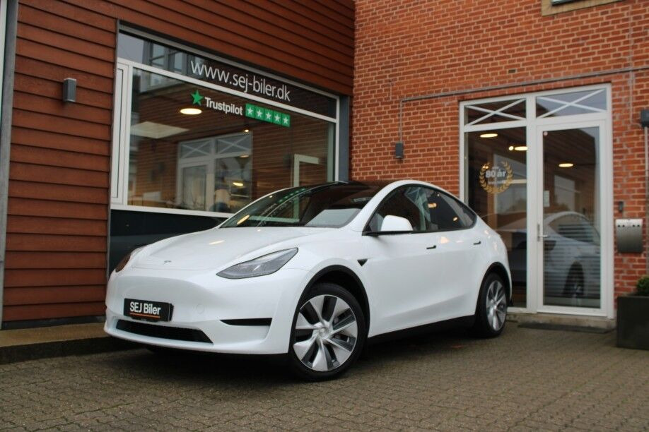 Tesla Model Y RWD