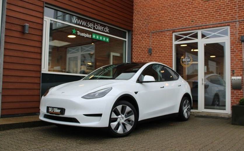 Tesla Model Y RWD