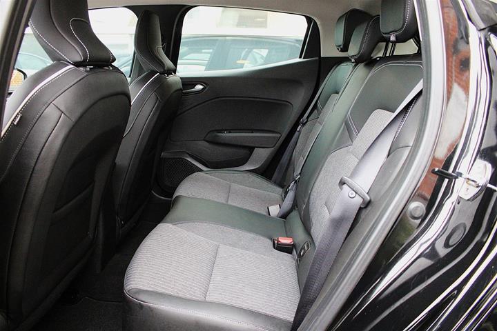 Sort Renault Clio V fra 2020