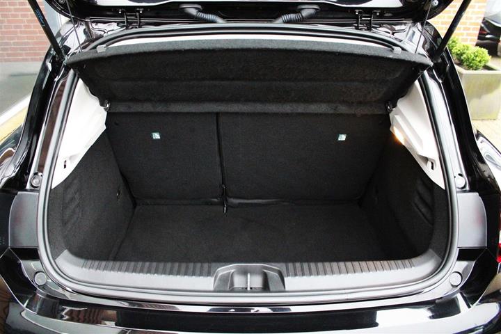 Sort Renault Clio V fra 2020
