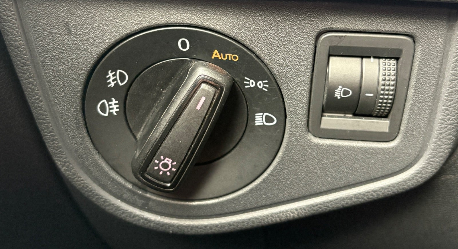 Sort VW Polo fra 2020