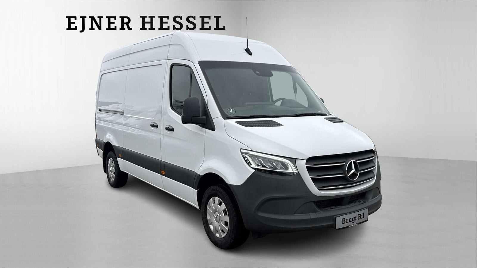 Hvid Mercedes Sprinter 317 fra 2023