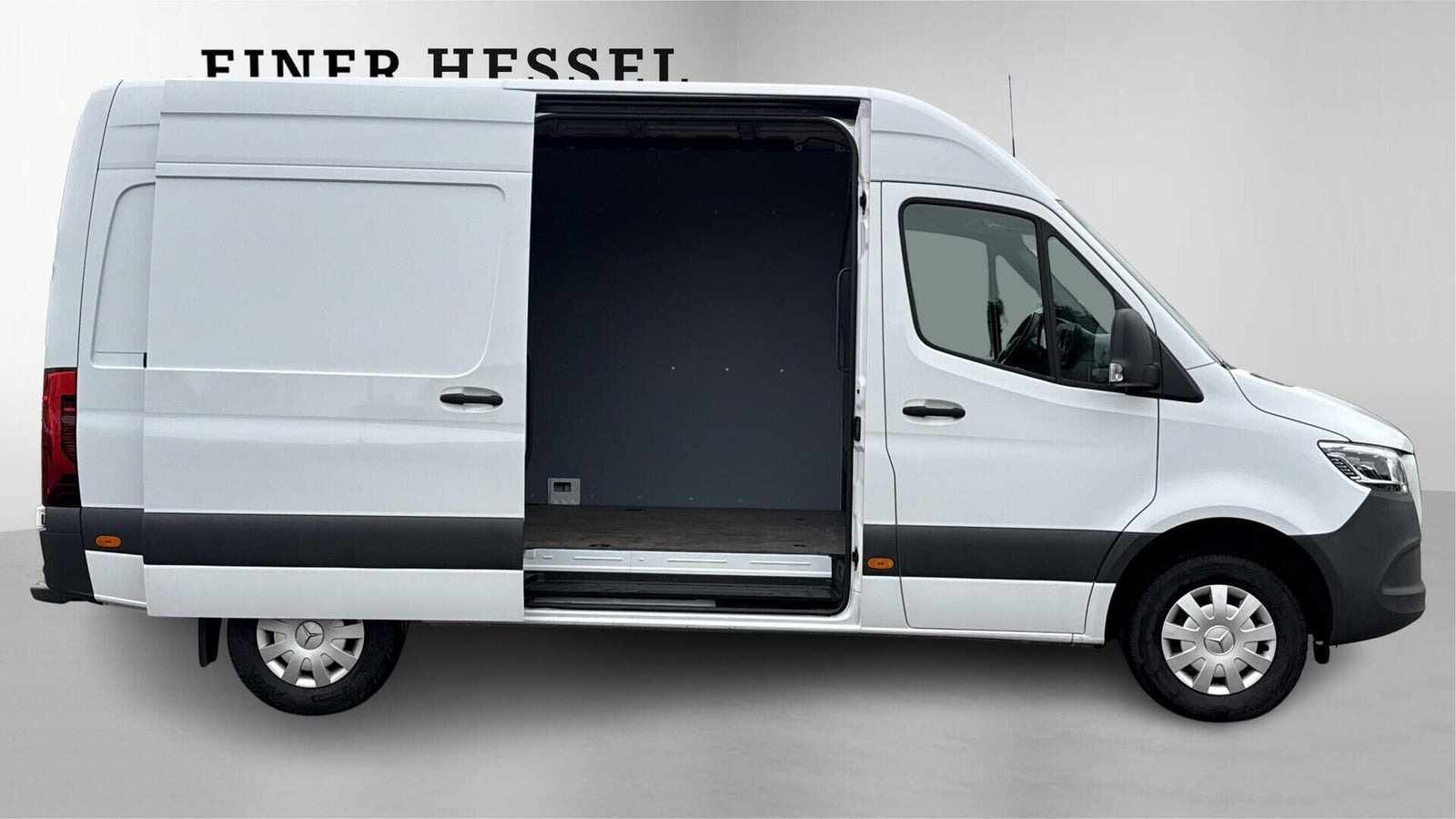 Hvid Mercedes Sprinter 317 fra 2023