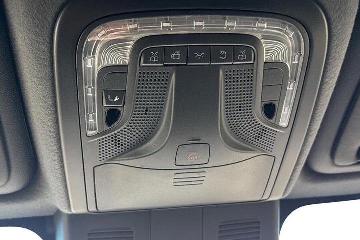 Hvid Mercedes Sprinter 317 fra 2023