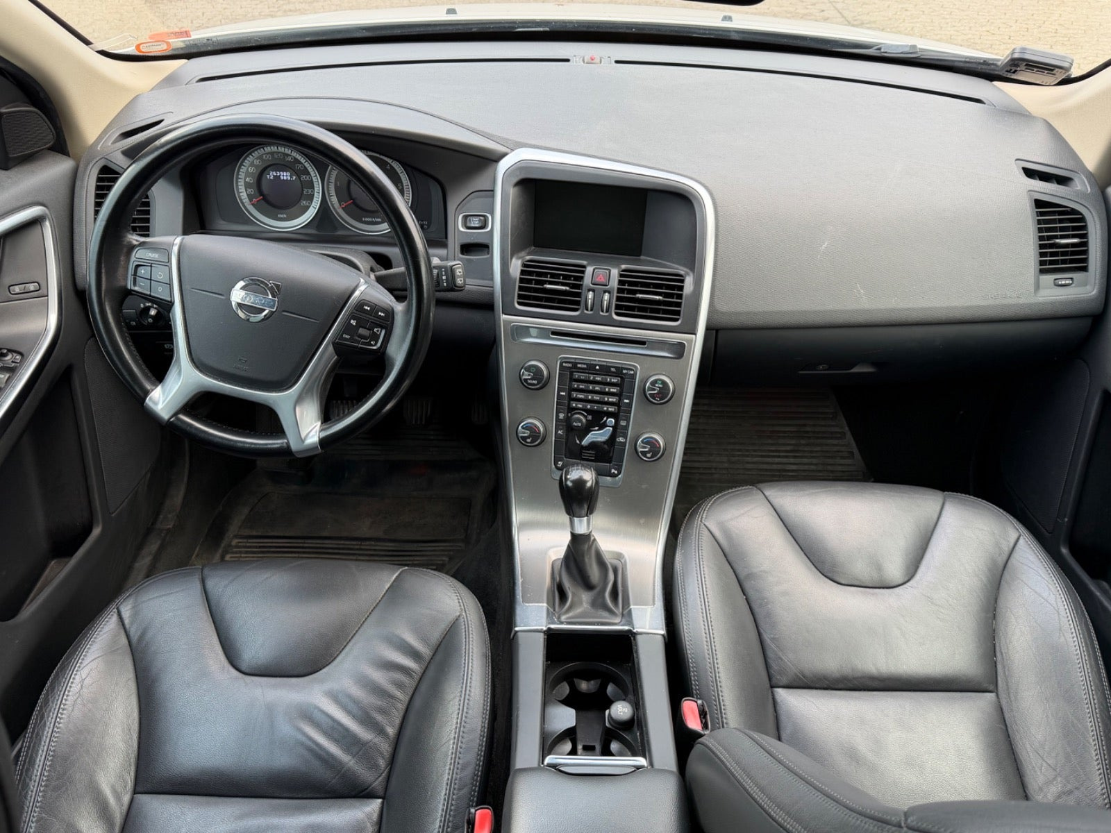 Hvid Volvo XC60 fra 2013