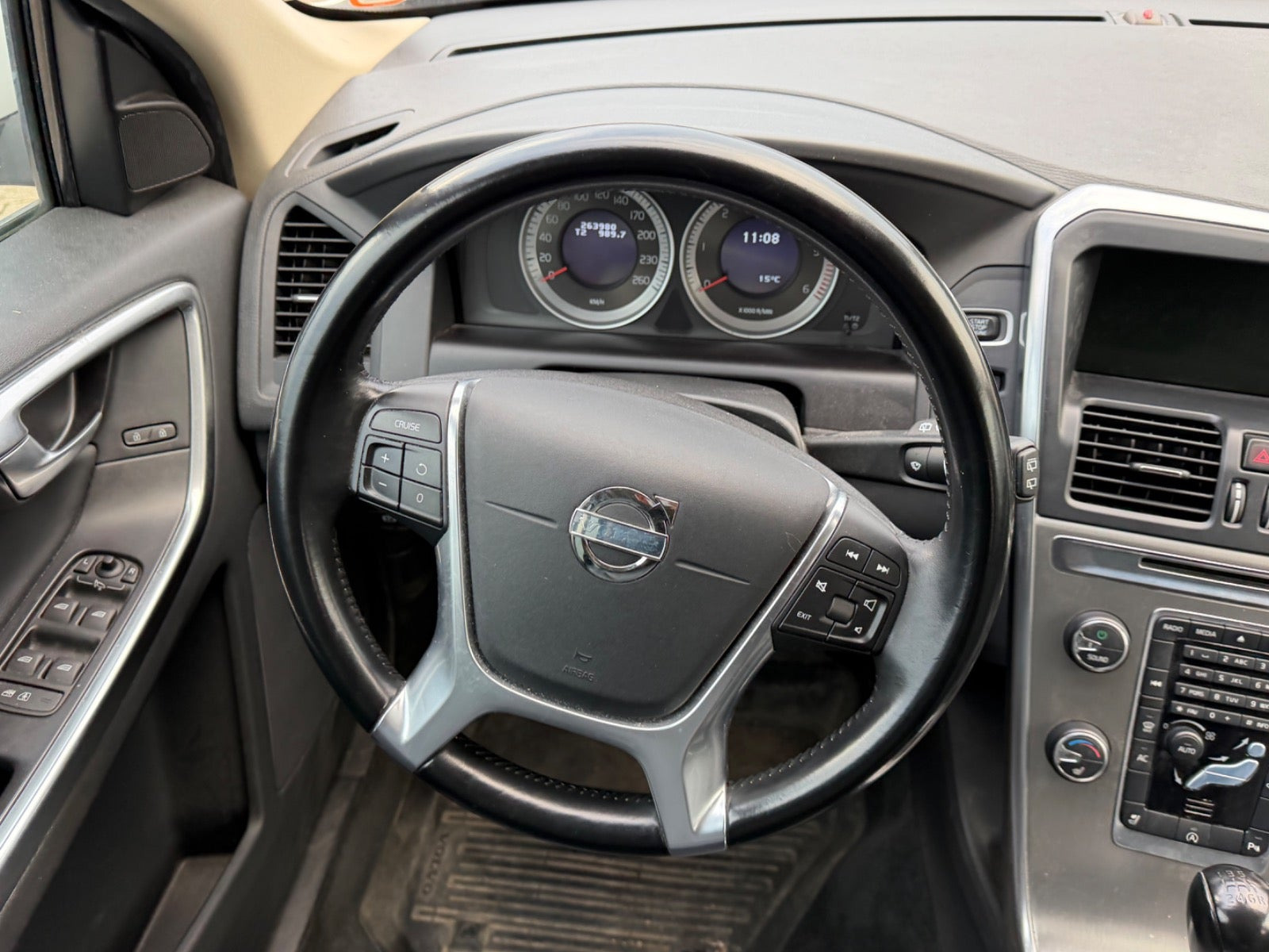 Hvid Volvo XC60 fra 2013