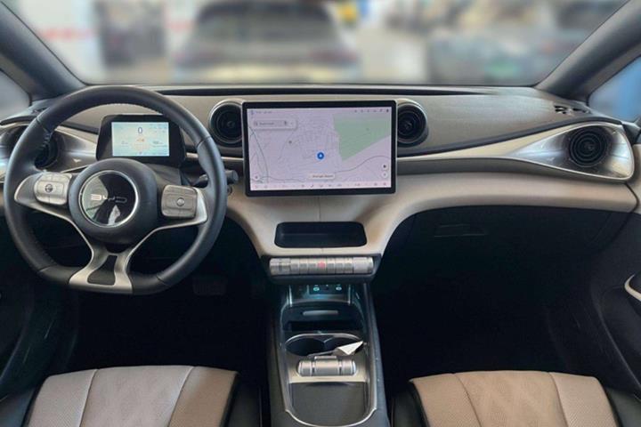 Hvid BYD Dolphin fra 2025