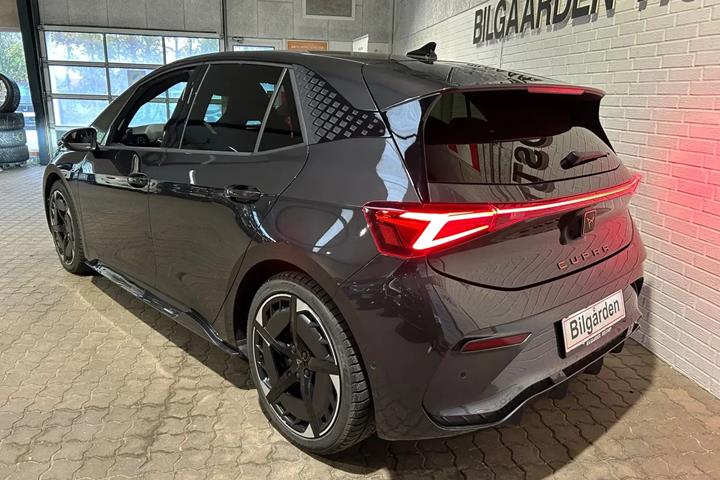 Sort Cupra Born fra 2024