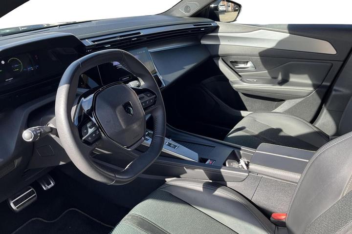 Hvid Peugeot E-308 fra 2024