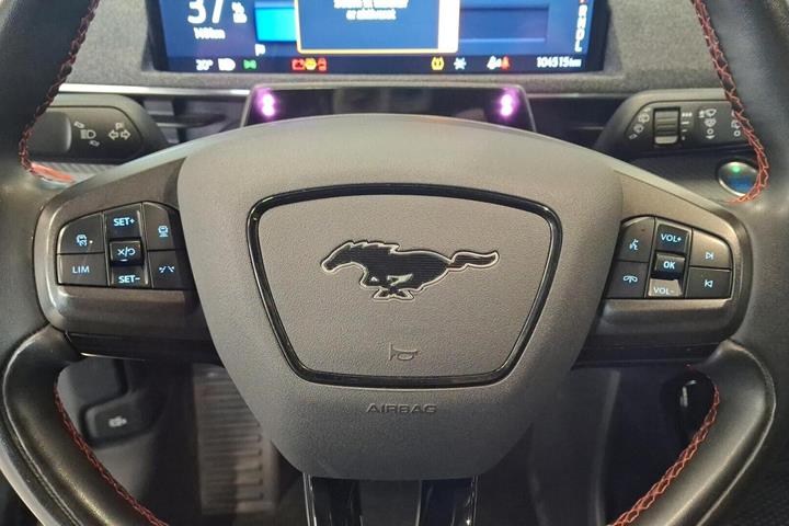 Sort Ford Mustang Mach-E fra 2023