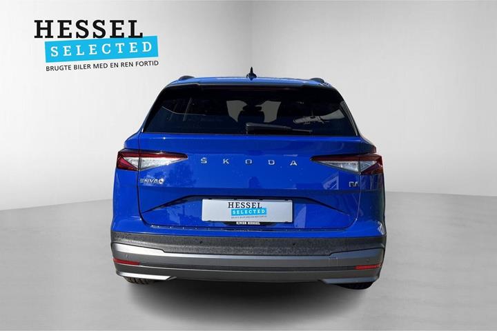 Blå Skoda Enyaq fra 2023