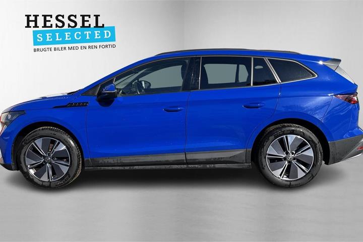 Blå Skoda Enyaq fra 2023