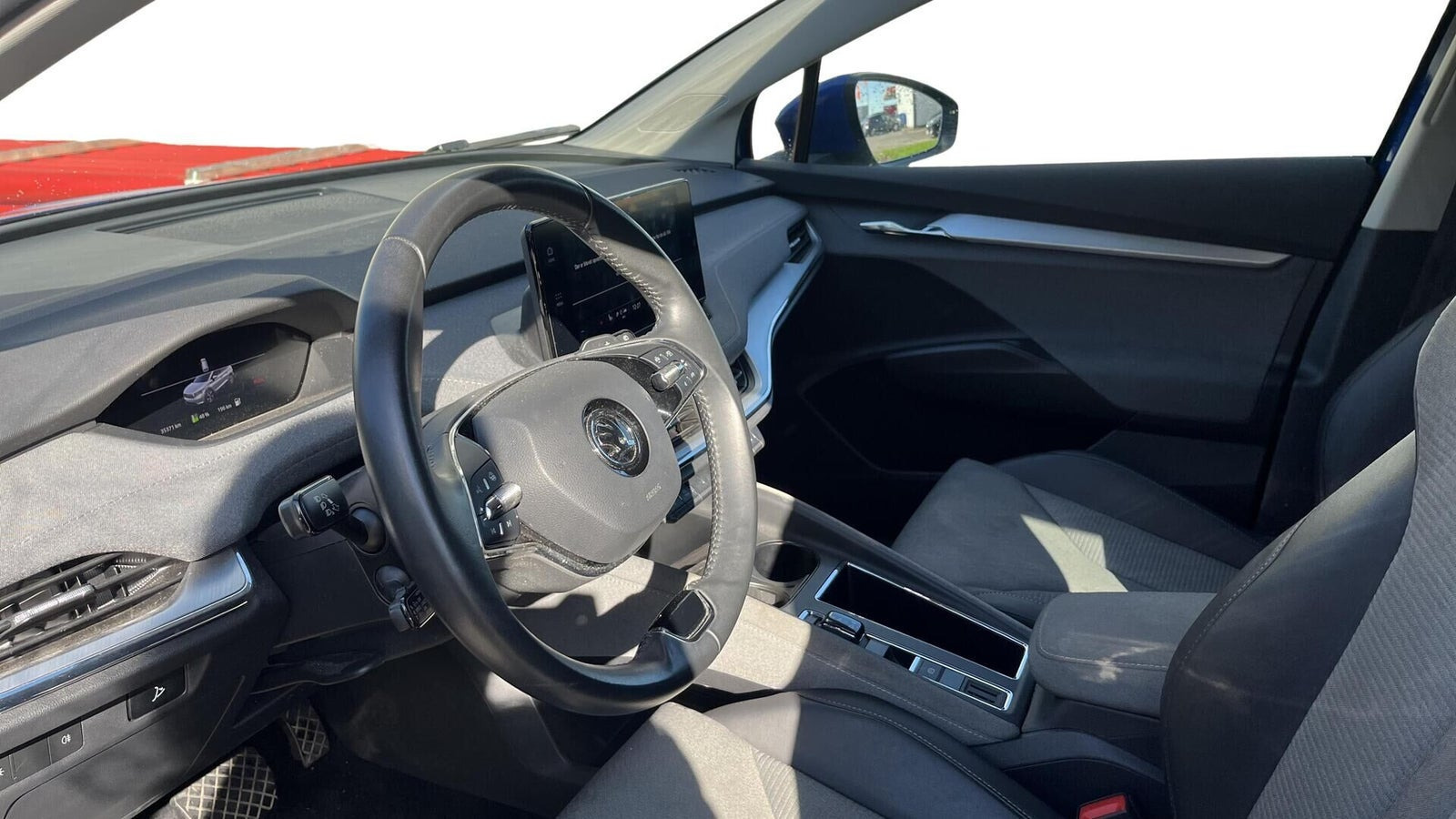 Blå Skoda Enyaq fra 2023
