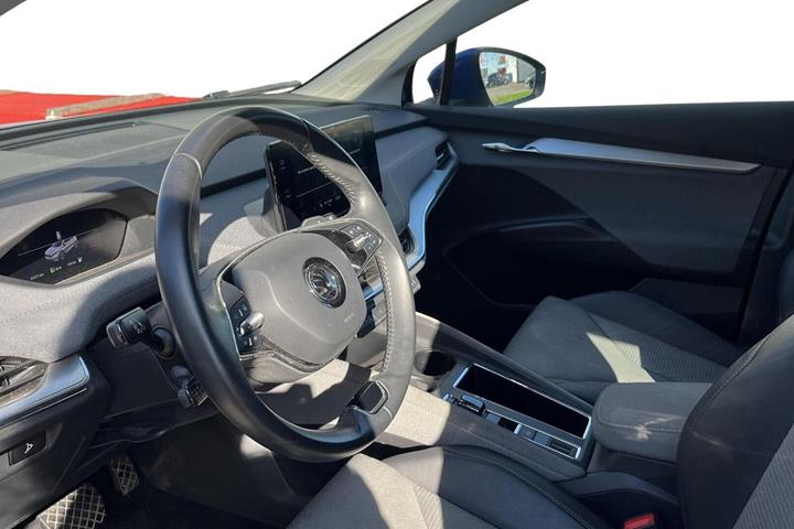 Blå Skoda Enyaq fra 2023