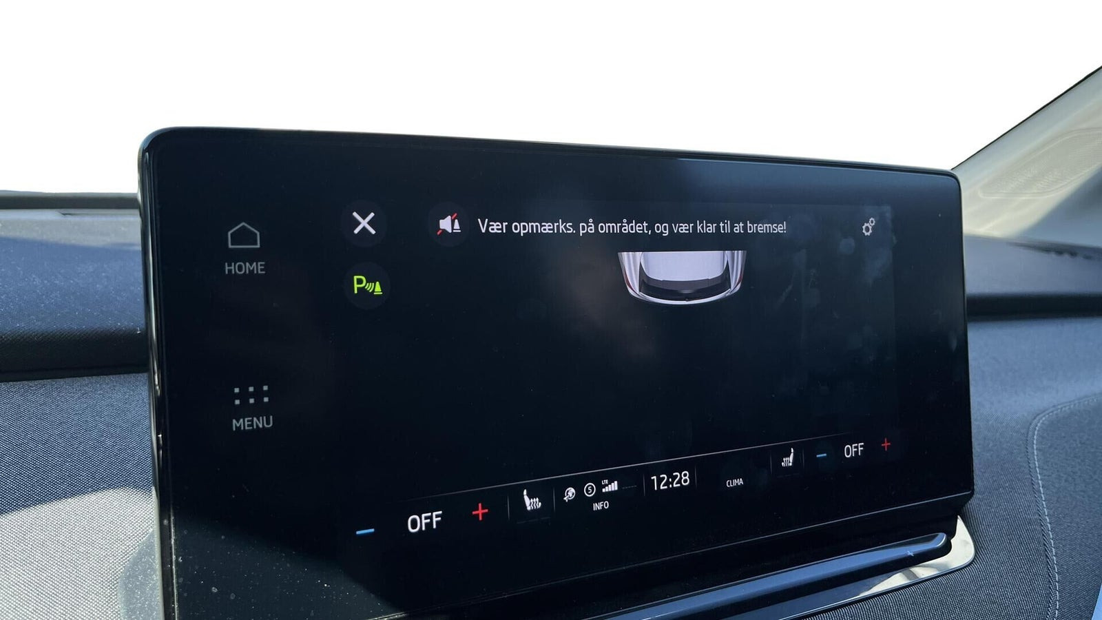 Blå Skoda Enyaq fra 2023