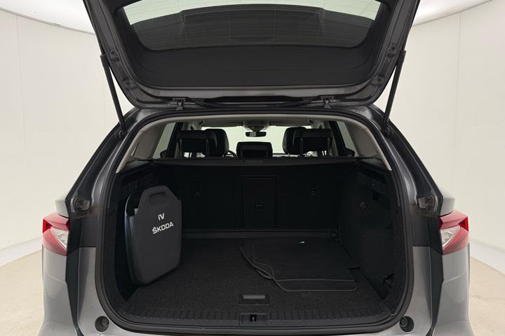 Grå Skoda Enyaq fra 2023