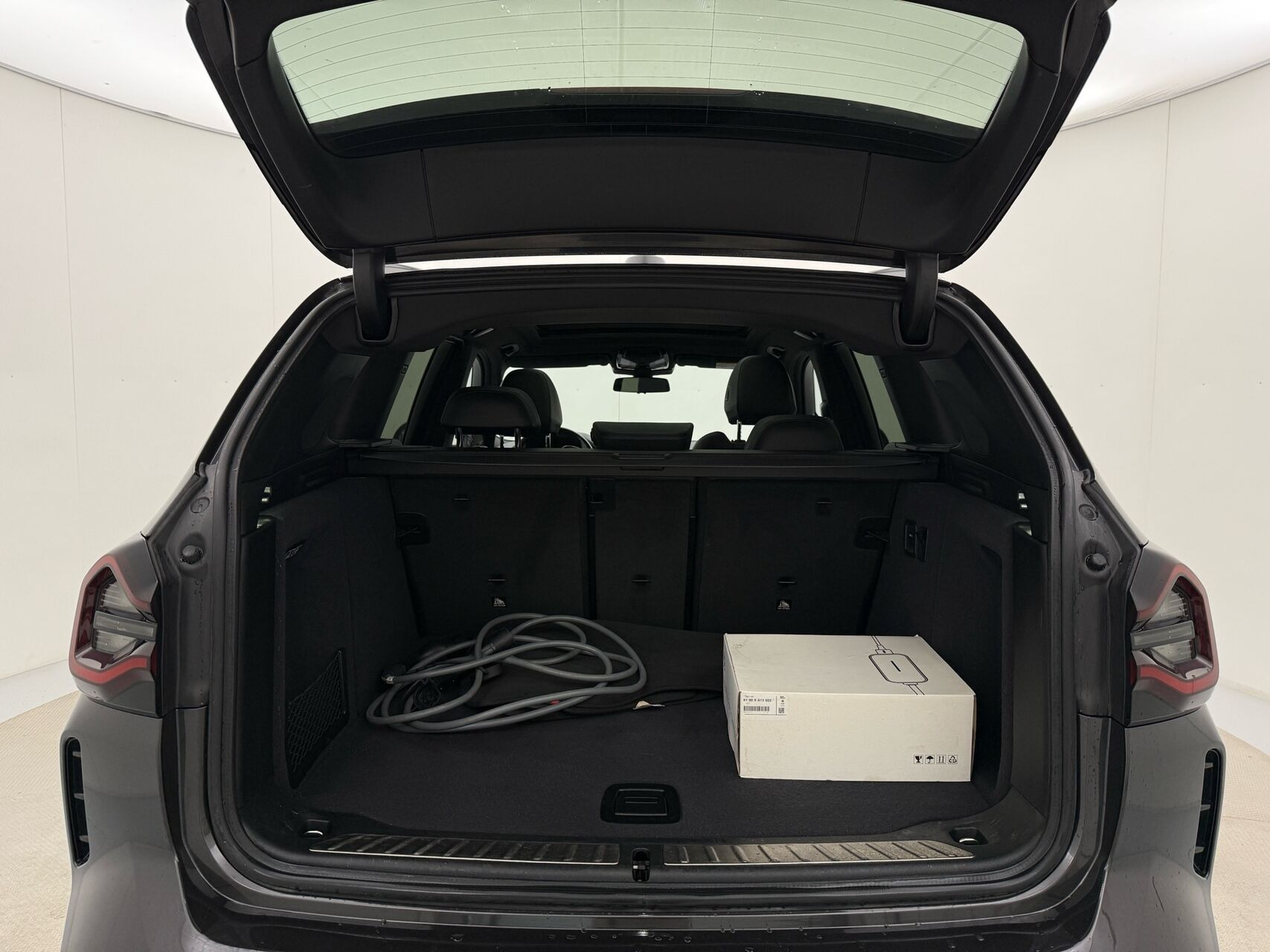 Grå BMW iX3 fra 2022