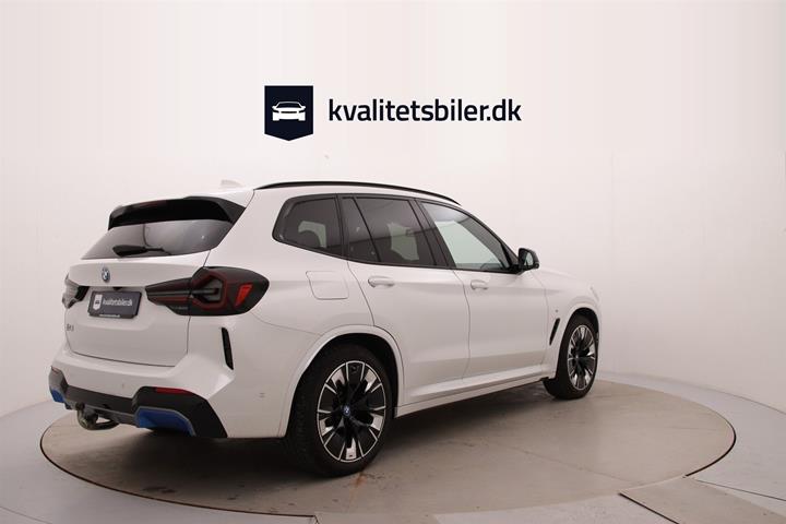 Hvid BMW iX3 fra 2022