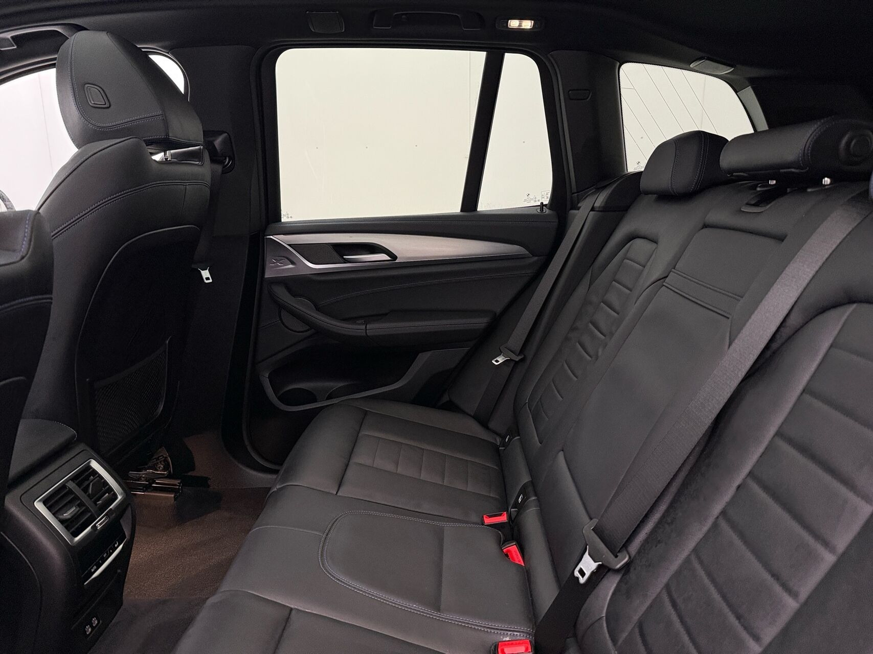 Hvid BMW iX3 fra 2022