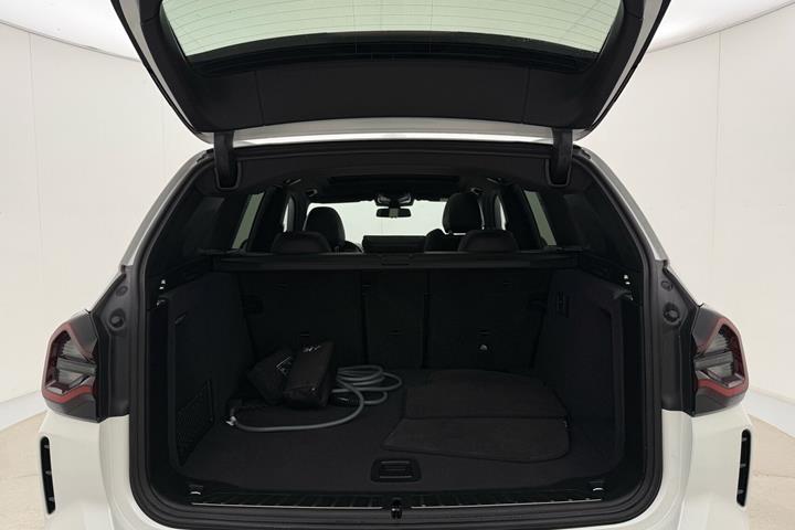Hvid BMW iX3 fra 2022