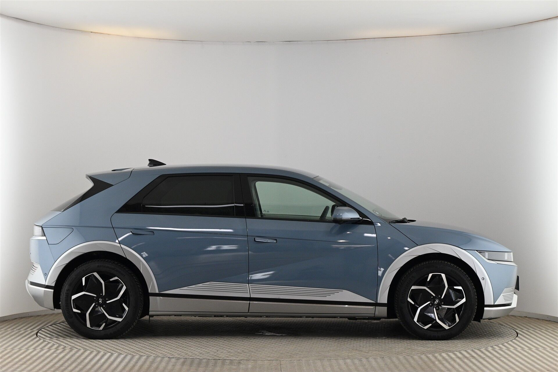 Blå Hyundai Ioniq 5 fra 2022