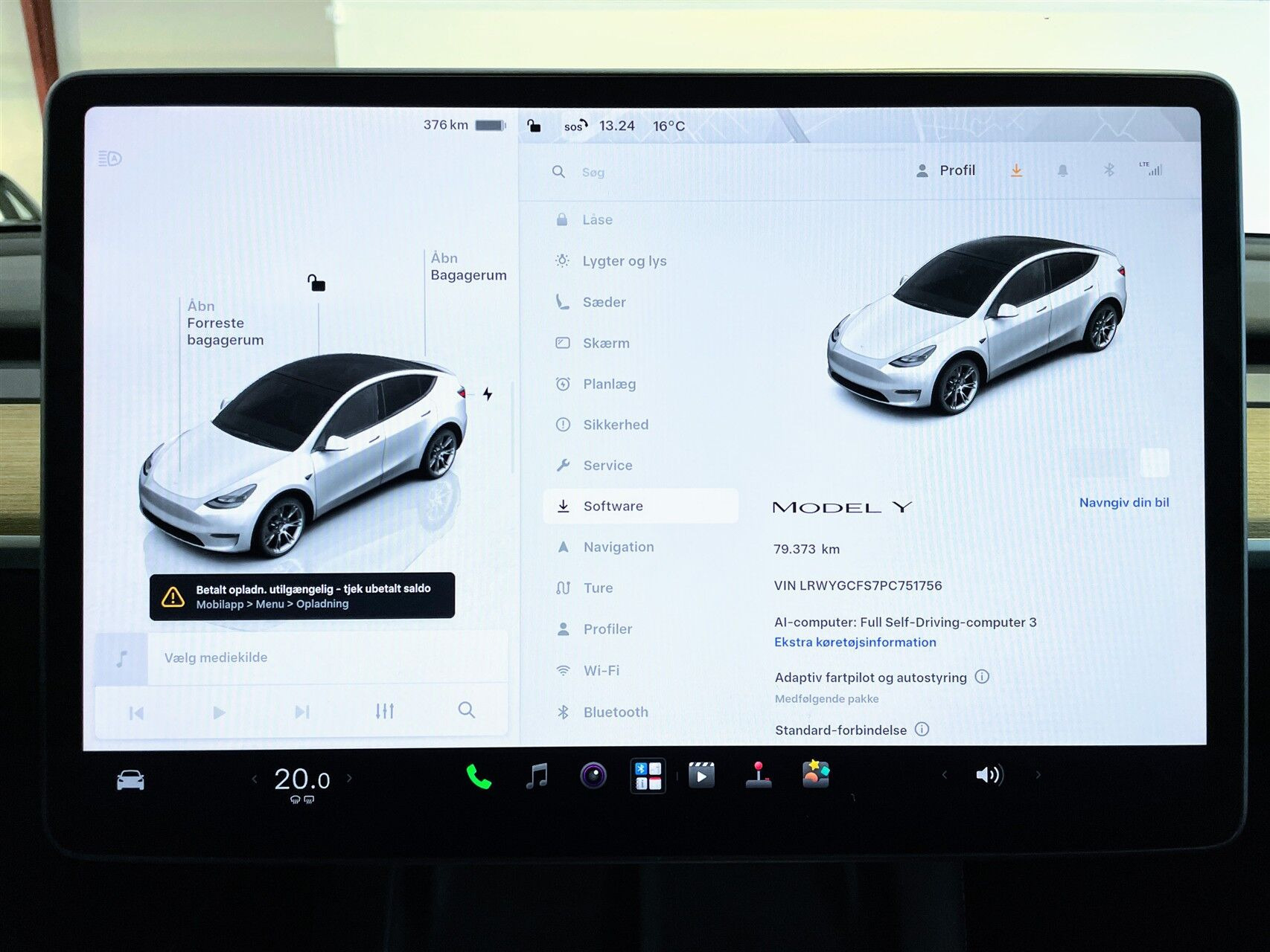 Hvid Tesla Model Y fra 2023