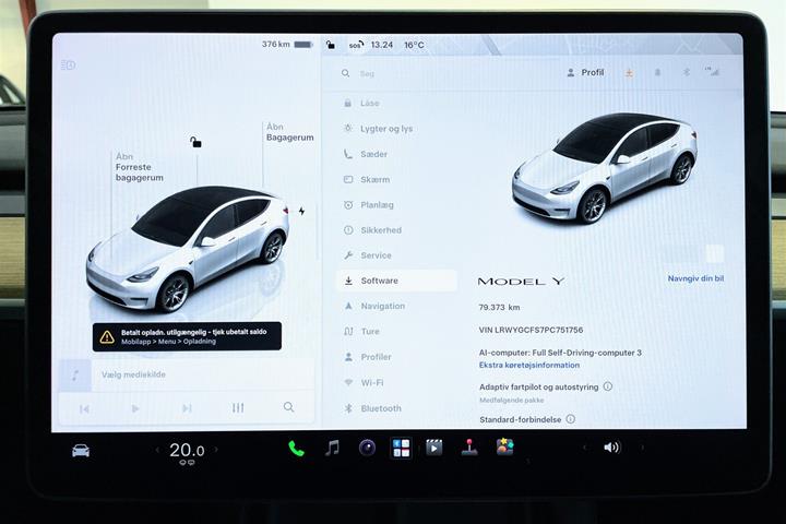 Hvid Tesla Model Y fra 2023