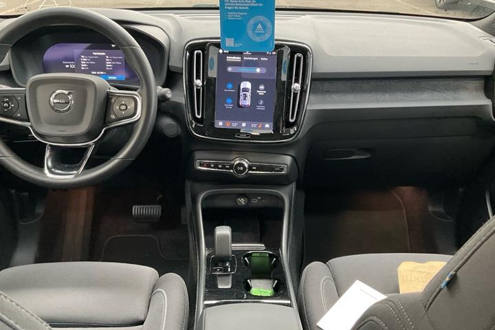 Sort Volvo XC40 fra 2023