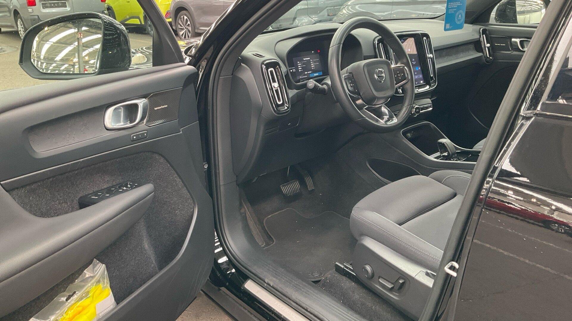 Sort Volvo XC40 fra 2023