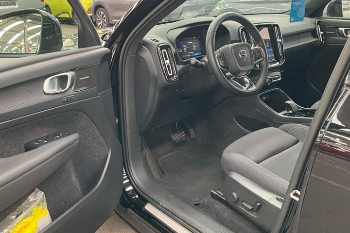 Sort Volvo XC40 fra 2023