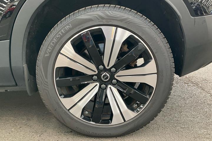 Sort Volvo XC40 fra 2023
