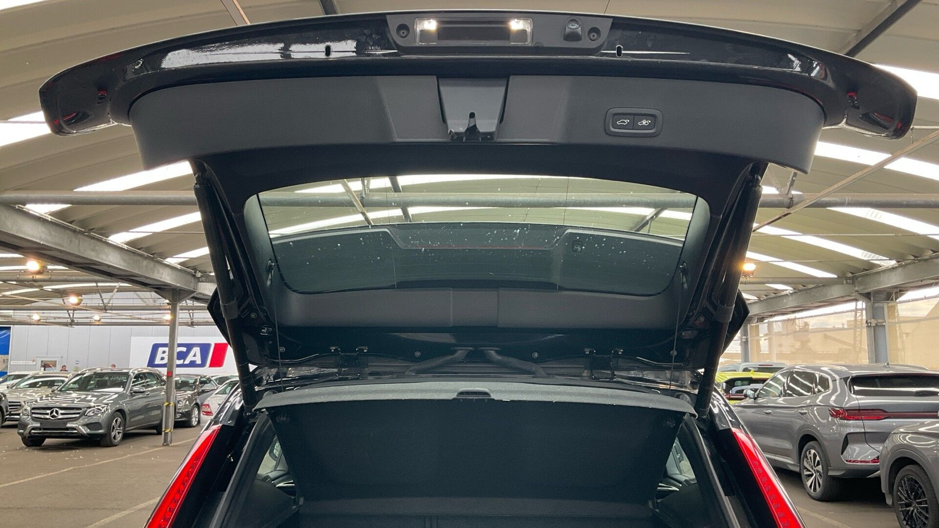 Sort Volvo XC40 fra 2023