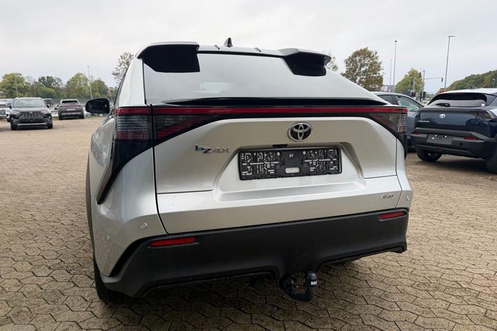 Grå Toyota BZ4X fra 2024