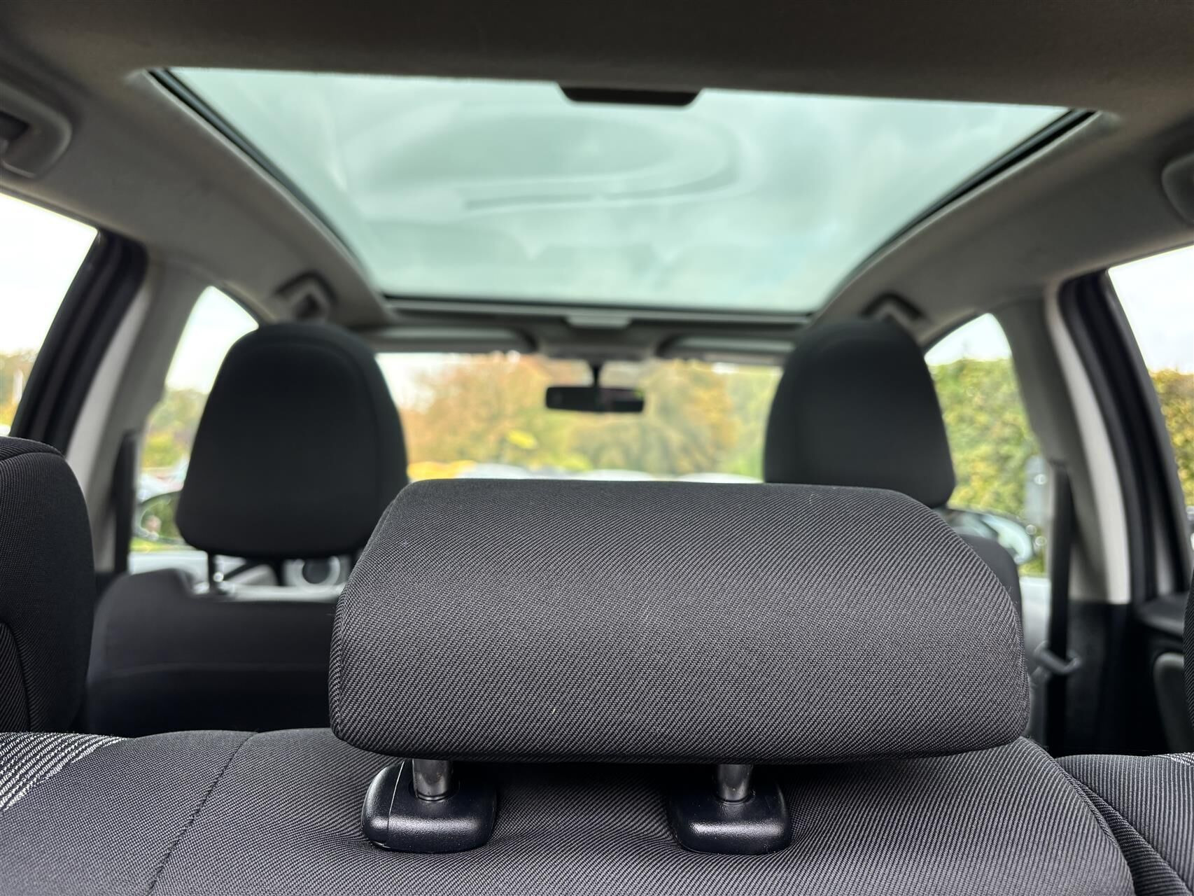 Grå Toyota Yaris fra 2015