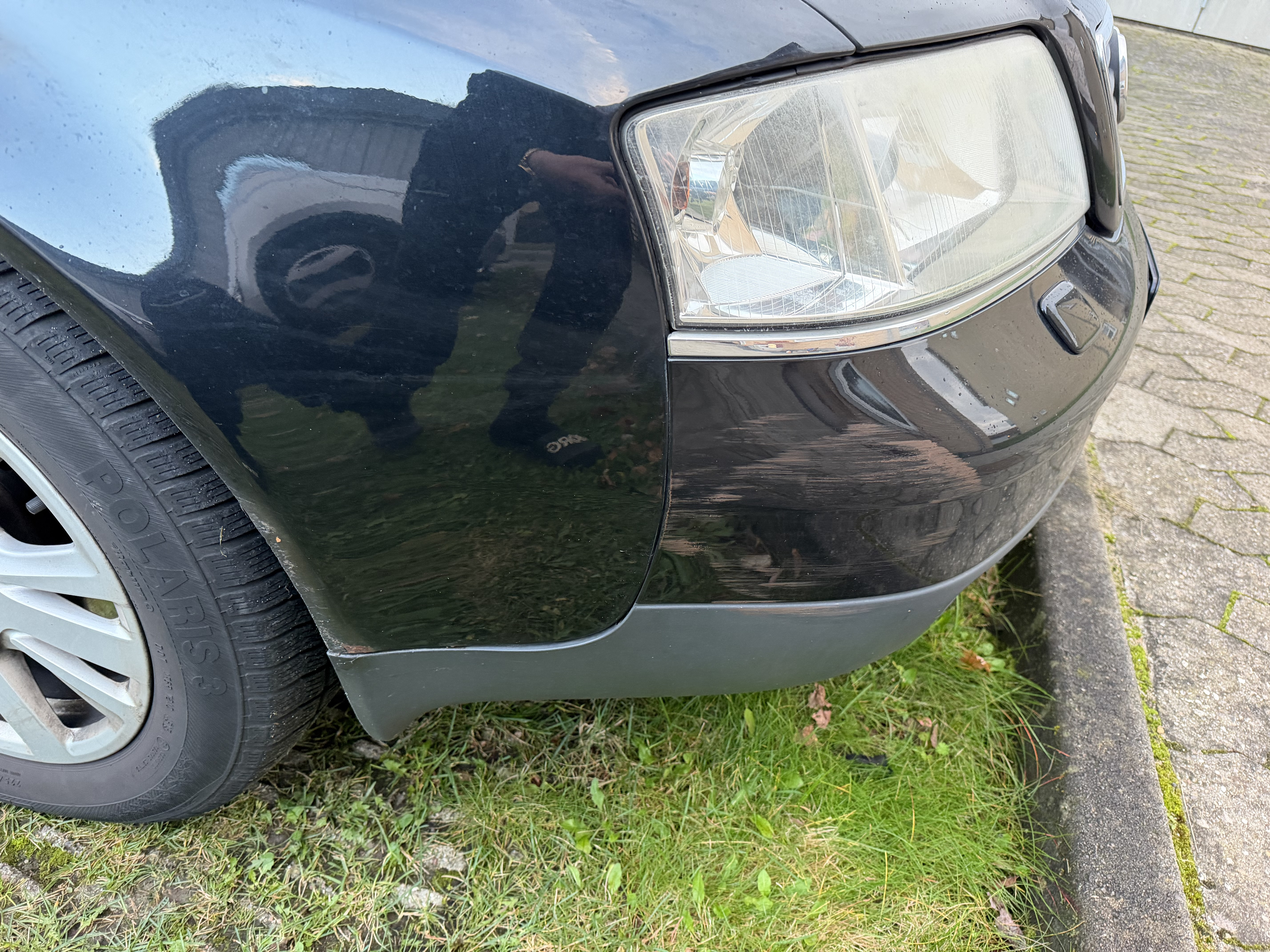 Blå Audi A6 fra 2000