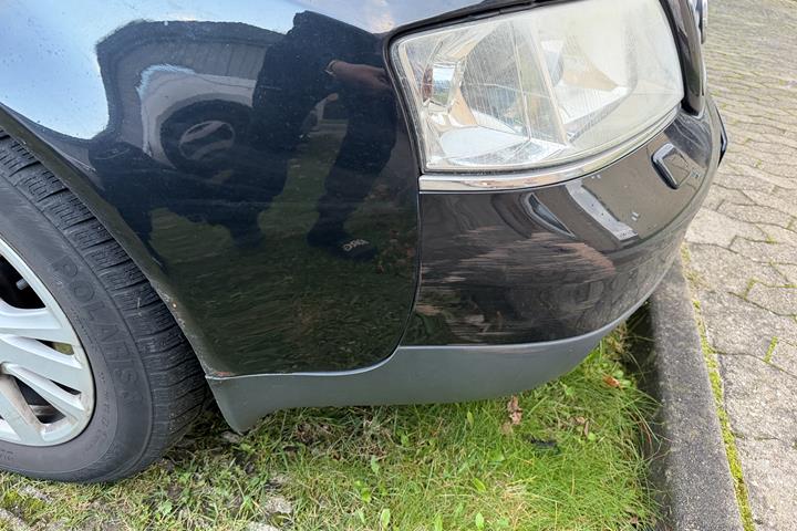 Blå Audi A6 fra 2000