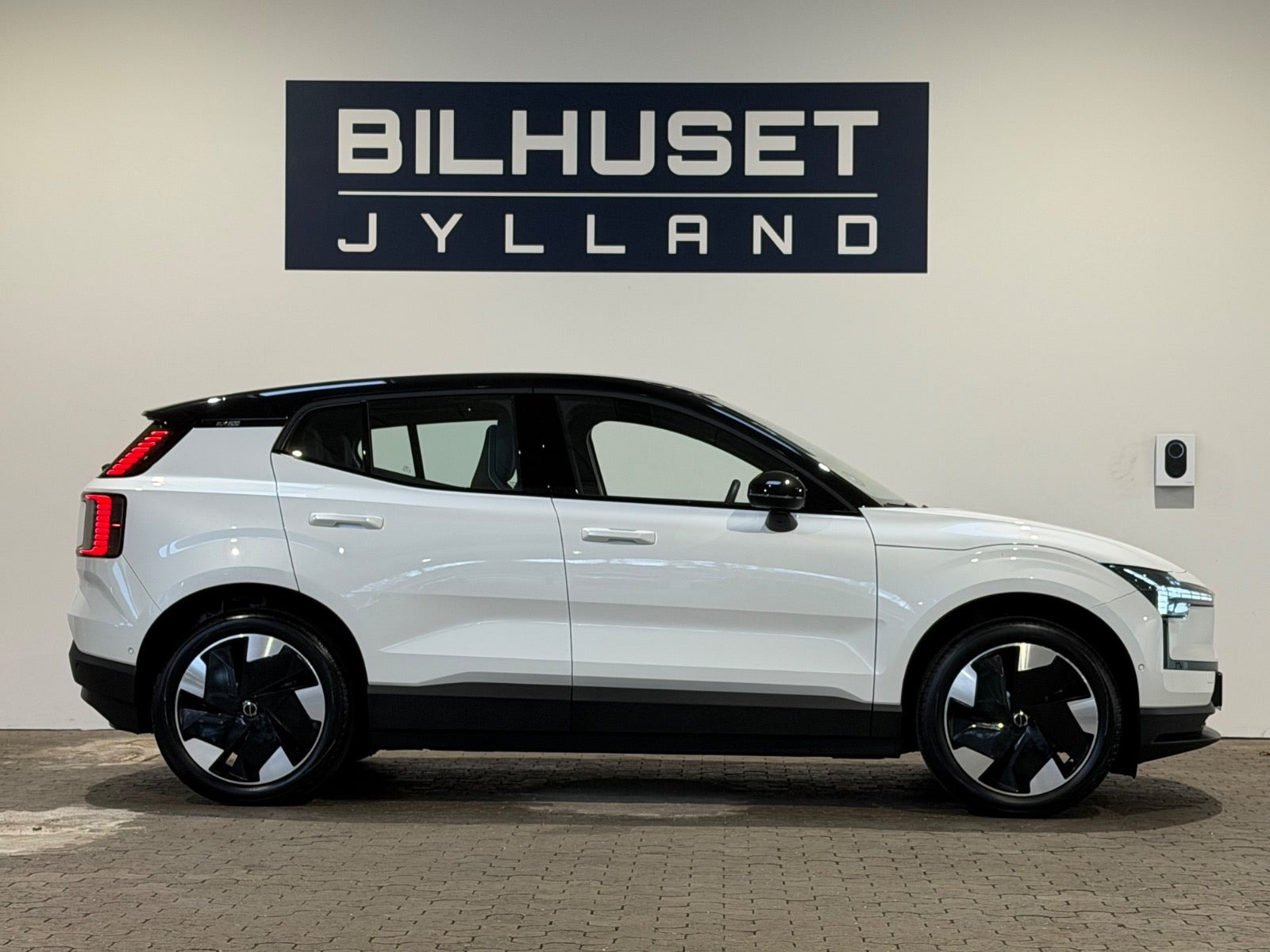 Hvid Volvo EX30 fra 2024