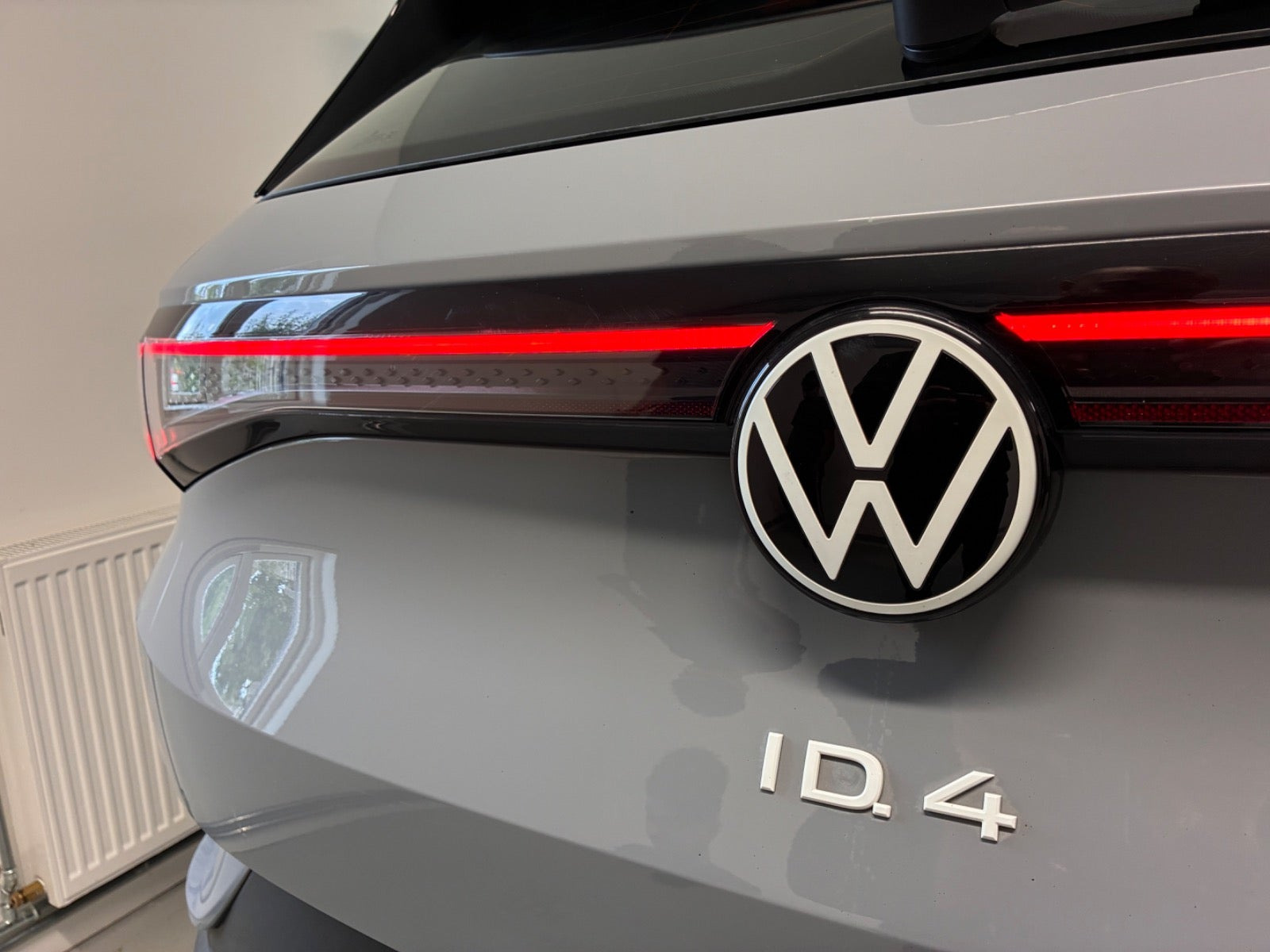 Grå VW ID.4 fra 2021